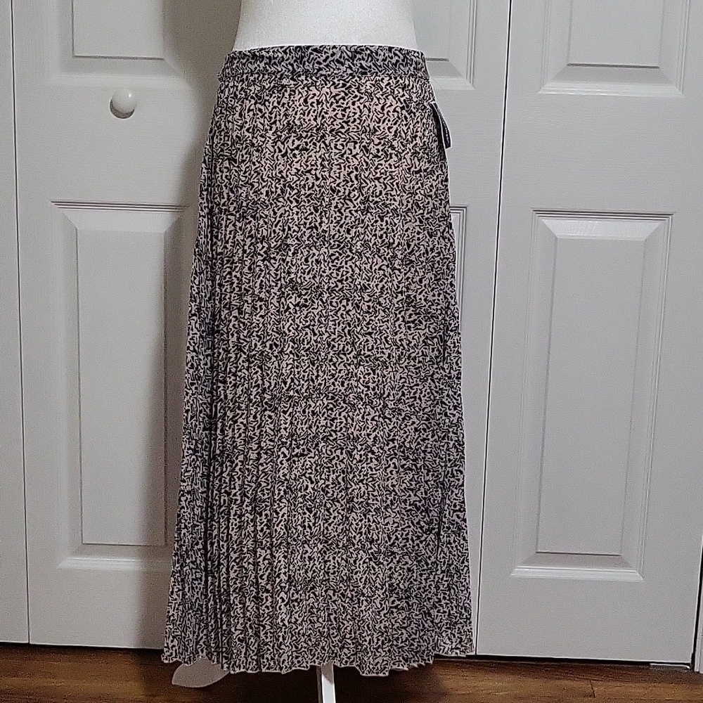 Japna Black and Cream Accordion Pleated Lined Midi Skirt - Size M